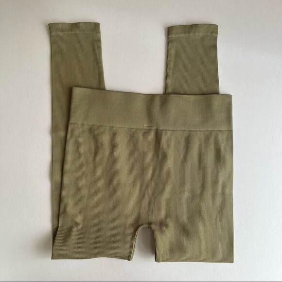 Avocado Seamless High Waisted Ribbed 7/8 Legging - Picture 2 of 5